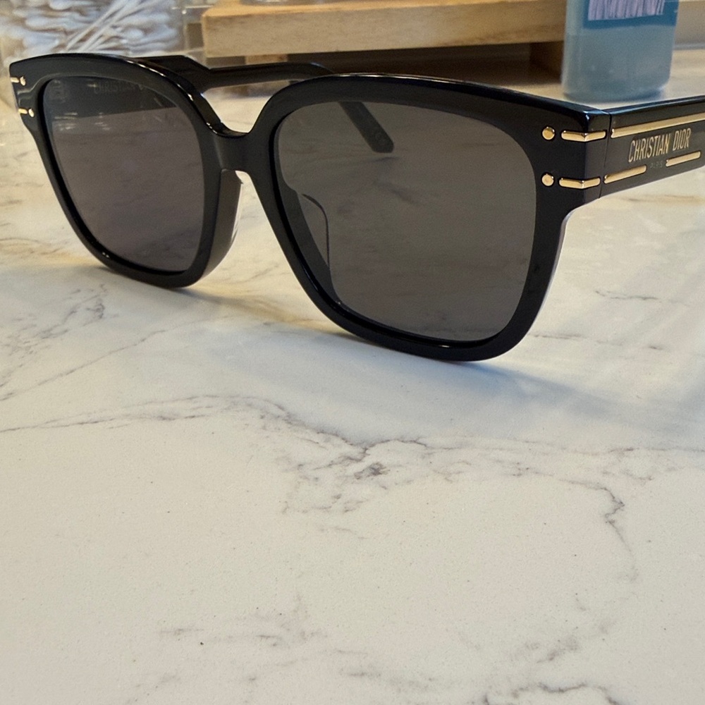 DIOR DiorSignature S7F black Sunglasses - Picture 2 of 7